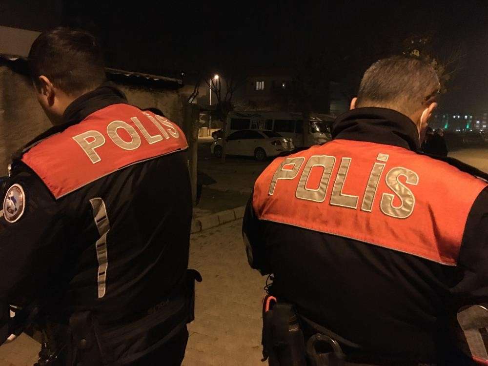 Devriye gezen polis ekiplerine yakalandılar
